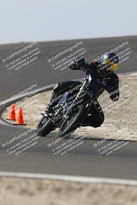 media/Nov-01-2025-TrackDaz (Sat) [[2b4d5192bc]]/B Group/1220pm (Turn 2 Outside)/